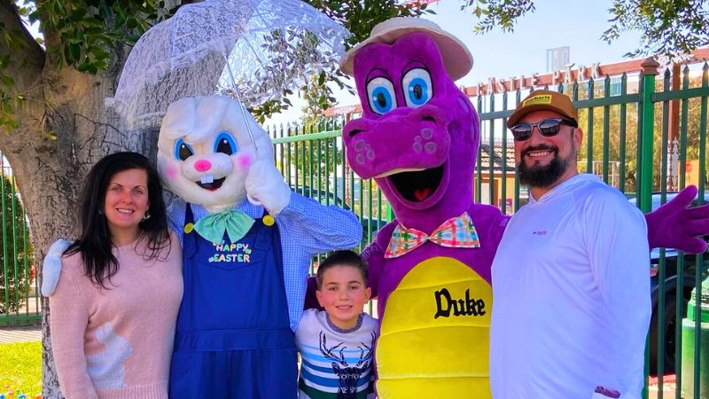  Family with Duke and the Easter Bunny